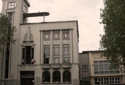 Le foyer municipal et la mairie qui resta en service jusqu'en 1974, date à laquelle elle fut transférée au nouveau centre-ville.